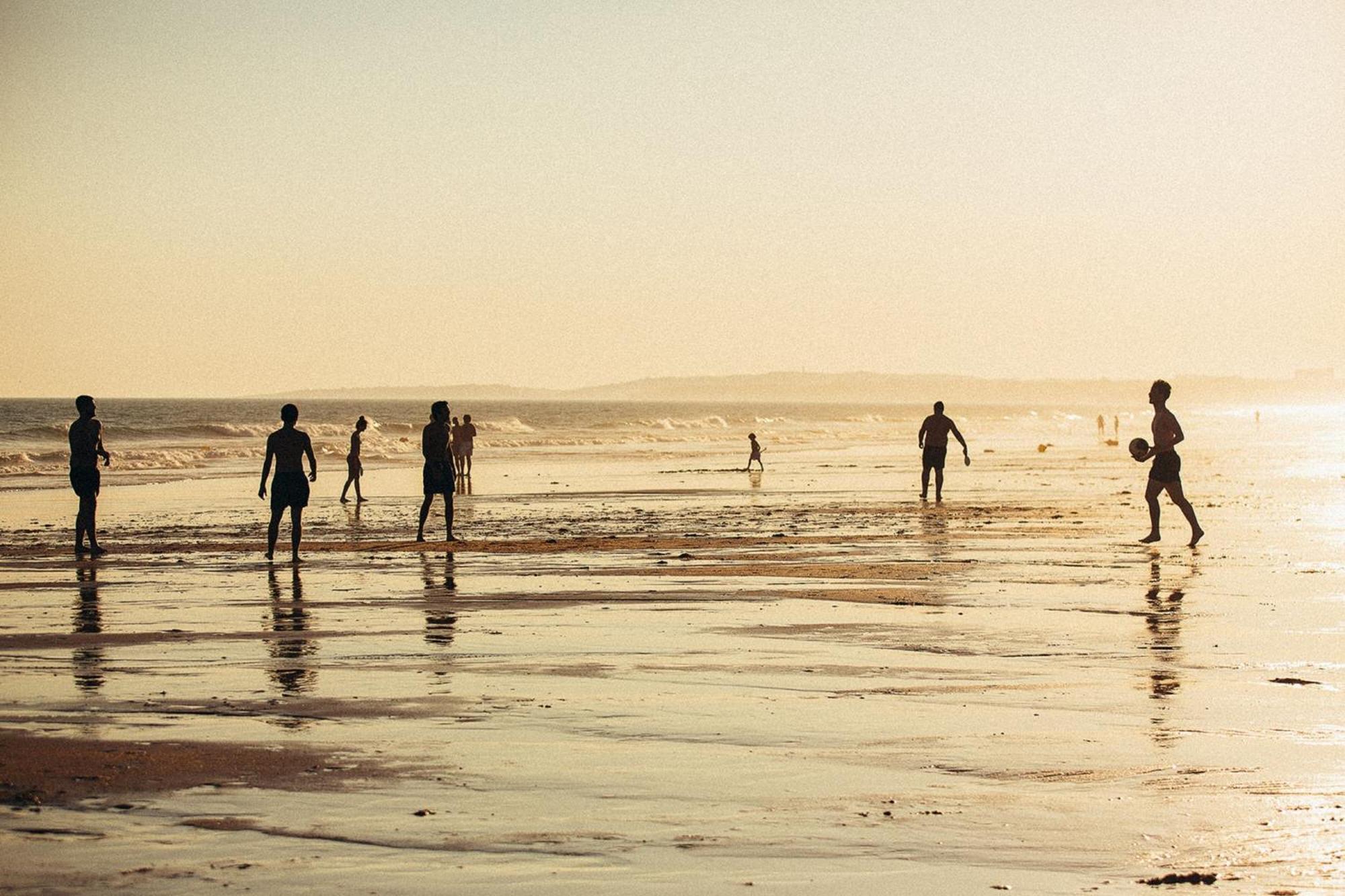 Domes Lake Algarve, Autograph Collection Vilamoura Dış mekan fotoğraf Children playing football on the beach