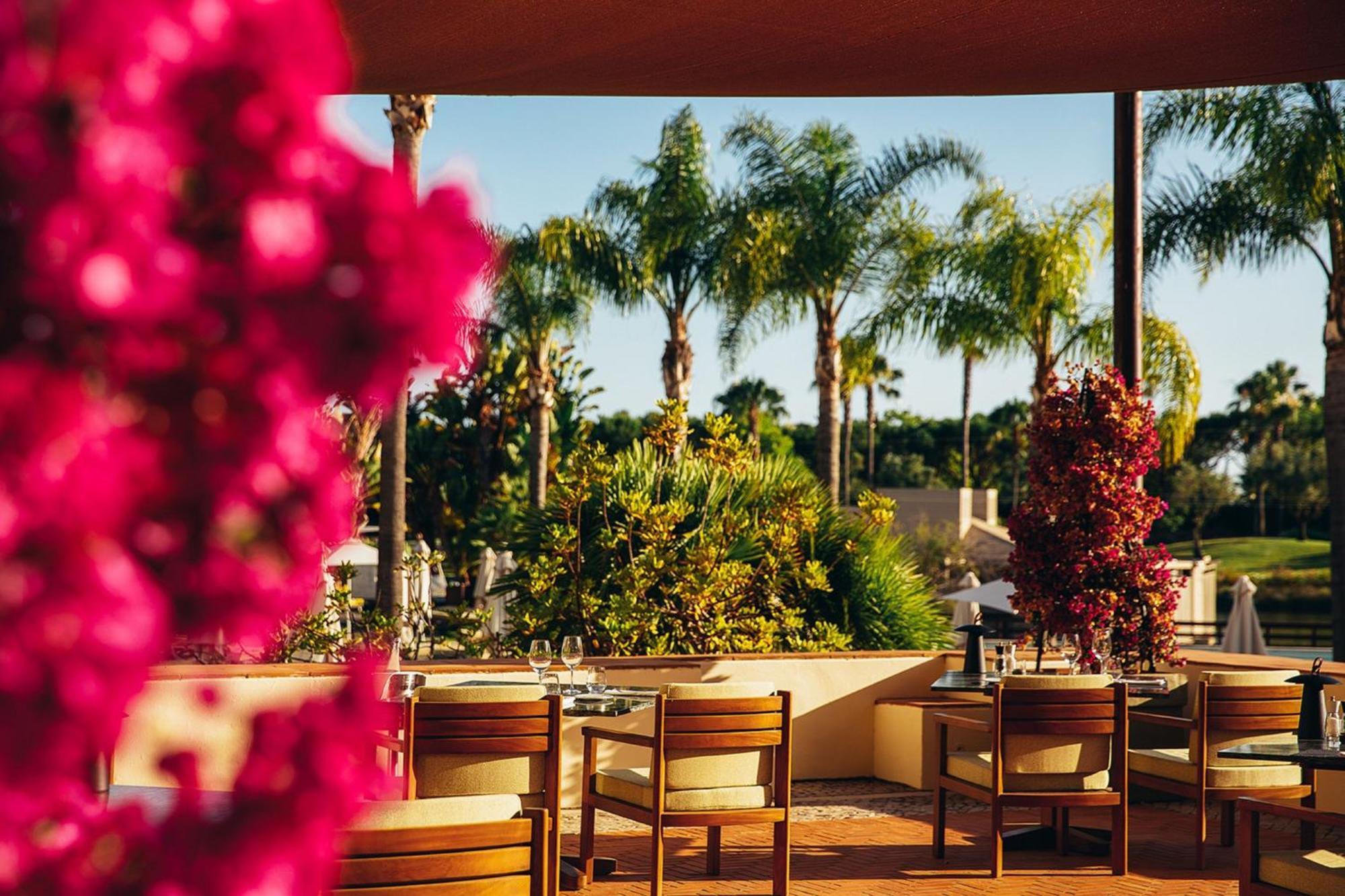 Domes Lake Algarve, Autograph Collection Vilamoura Dış mekan fotoğraf The restaurant at the Hotel Unique