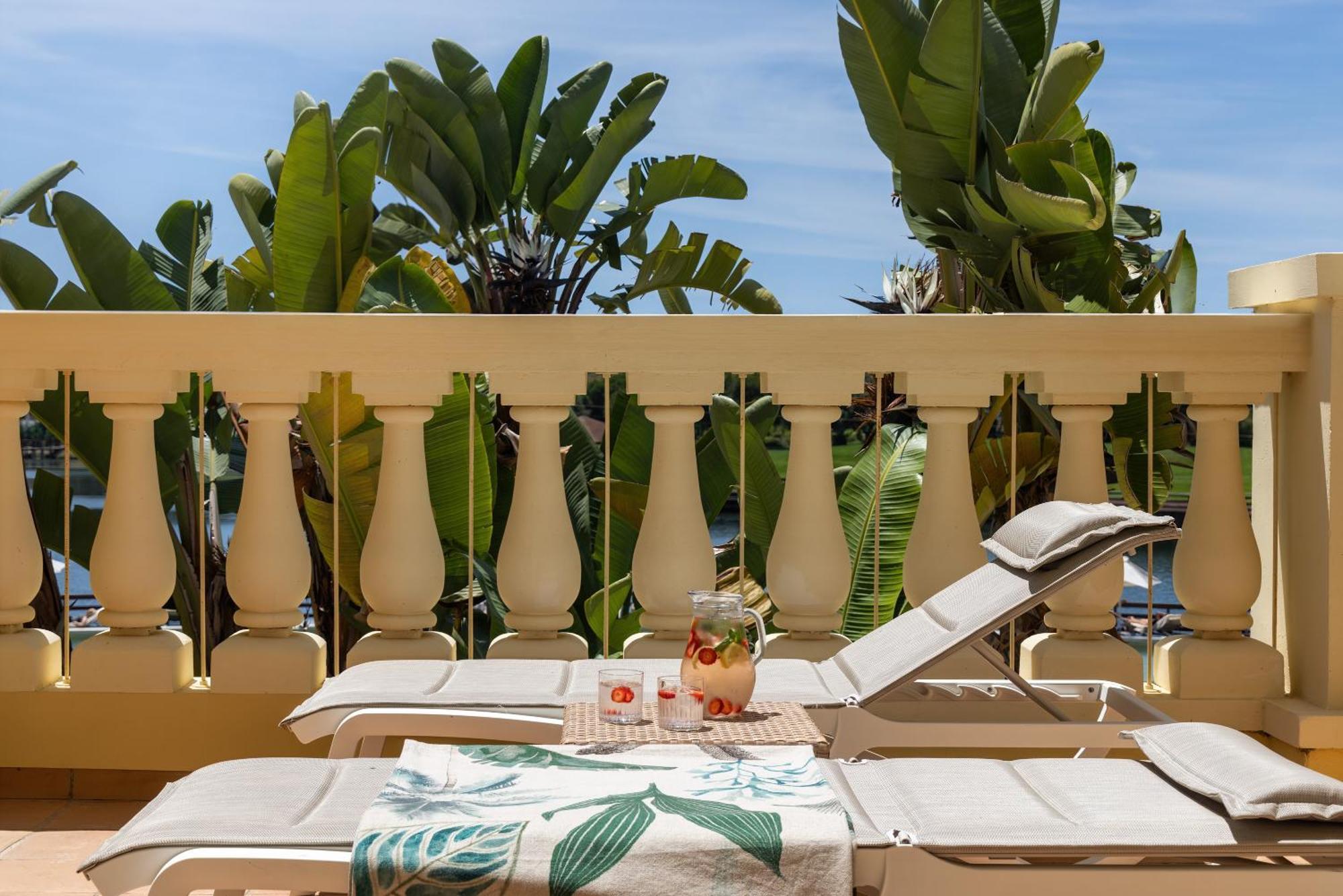 Domes Lake Algarve, Autograph Collection Vilamoura Dış mekan fotoğraf The hotel's pool