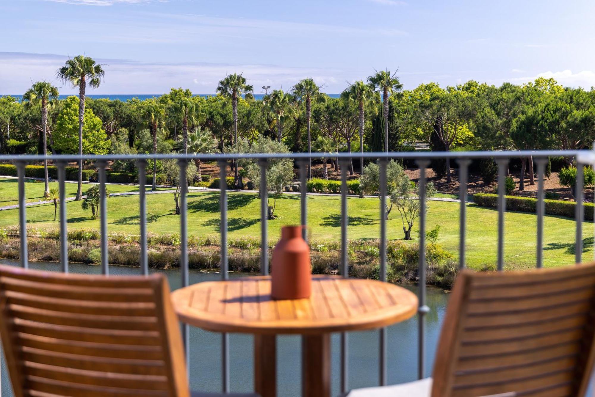 Domes Lake Algarve, Autograph Collection Vilamoura Dış mekan fotoğraf View from the balcony of a suite at the Hyatt Regency